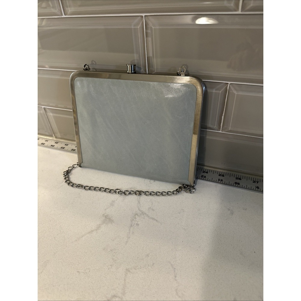 HOBO INTERNATIONAL Vintage Kiss-Lock Frame Clutch Bag Light Green Leather Chain